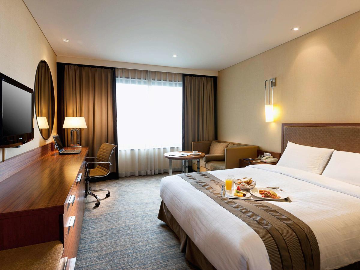 Novotel Ambassador Doksan Сеул Экстерьер фото